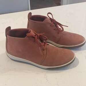 ECCO Women's Chase Ii Bootie Hydromax Sneaker Size 9 Cayenne reddish brown